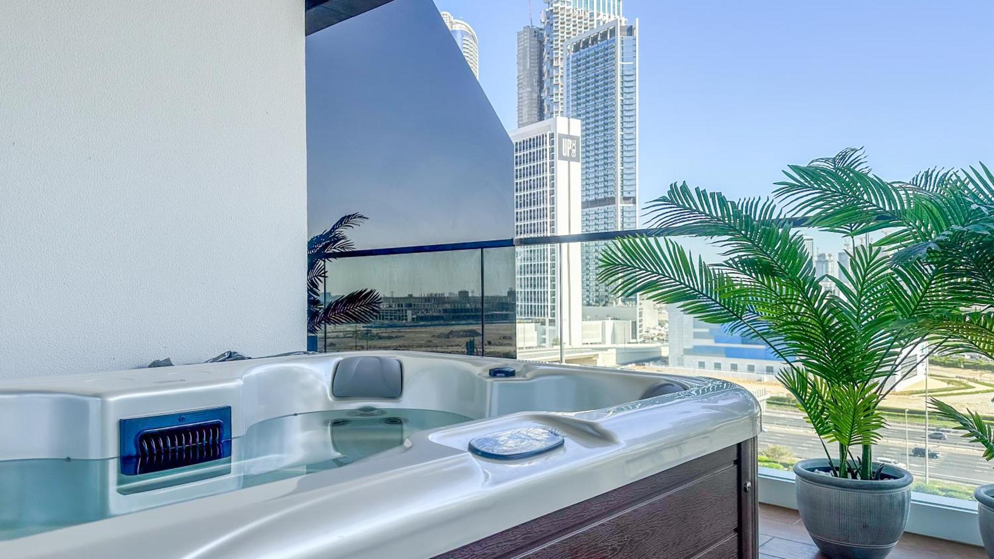 Charming 1br With Private Jacuzzi In Terraces - 10ab08 *