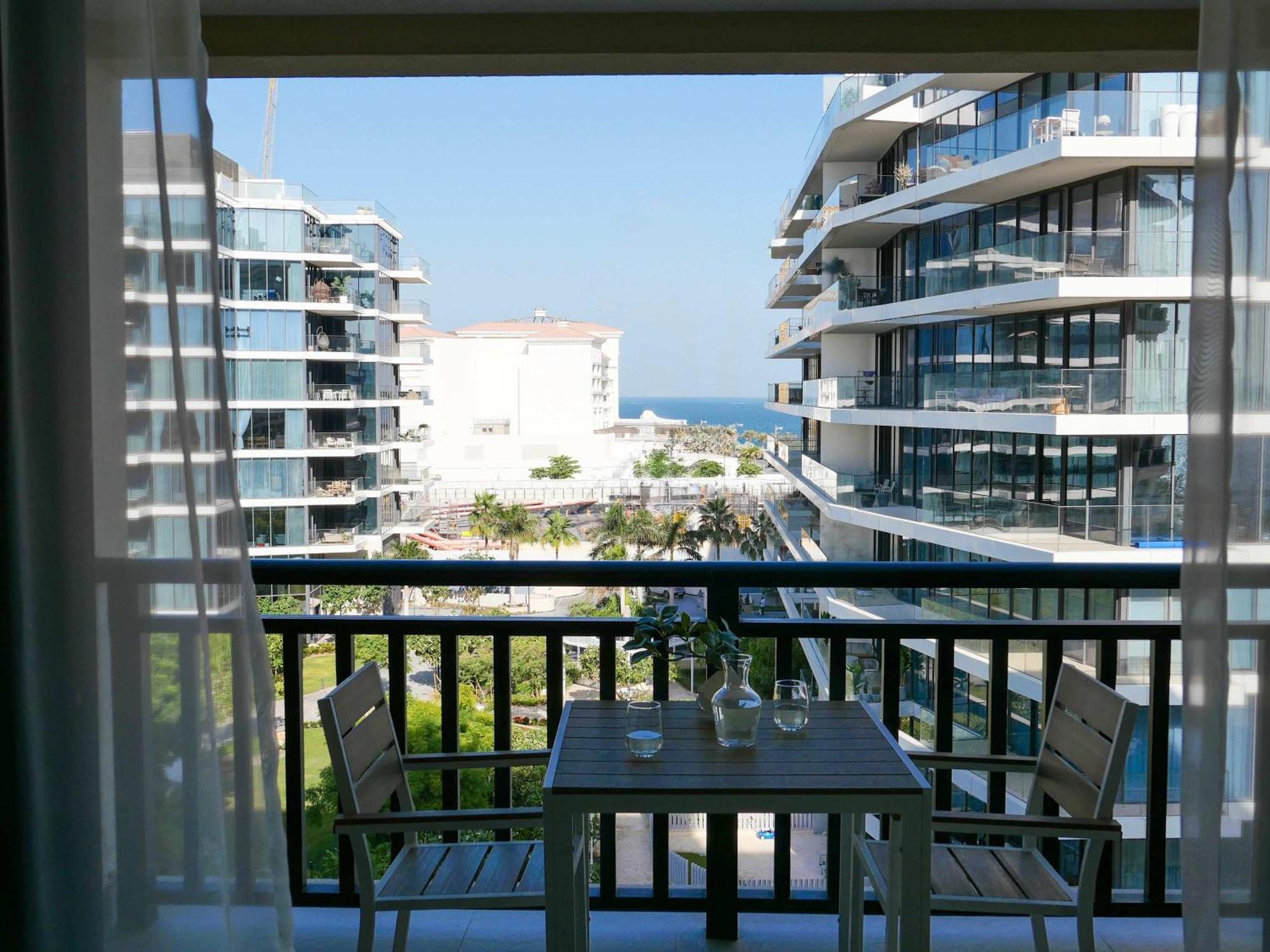 Ambient 1br On The At 5 Star