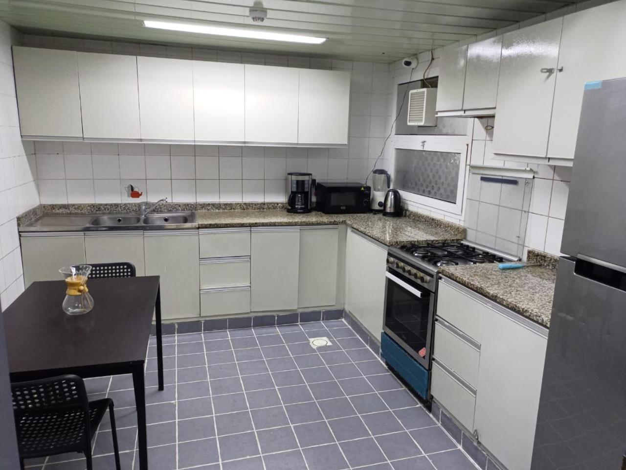 Elite Space Partition In Very Near Union And Banyas Metro - Creek - Gold Souq Dubai