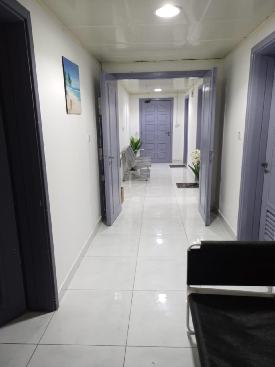 Elite Space Partition In Very Near Union And Banyas Metro - Creek - Gold Souq * Dubai