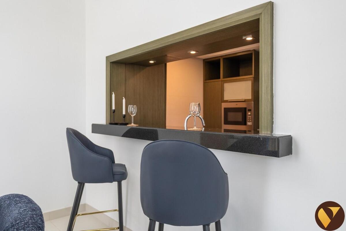 Apartment Vogue The Lofts By Emaar - Prime Downtown Stay, Walk To Burj Khalifa And Mall On Sheikh Mohammed Bin Rashid Blvd *