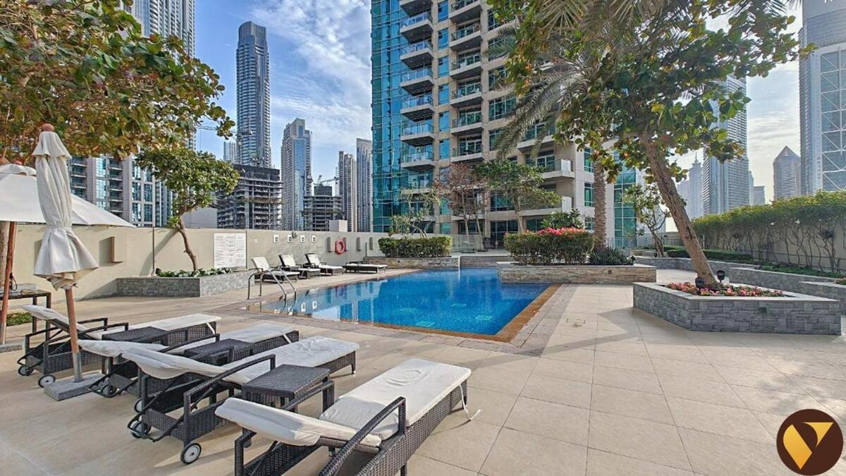 Apartment Vogue The Lofts By Emaar - Prime Downtown Stay, Walk To Burj Khalifa And Mall On Sheikh Mohammed Bin Rashid Blvd Dubai