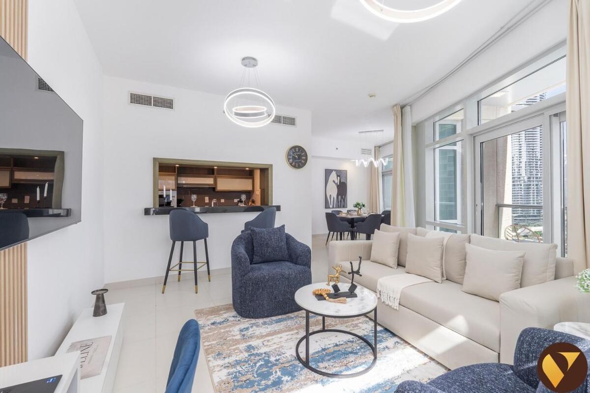 Apartment Vogue The Lofts By Emaar - Prime Downtown Stay, Walk To Burj Khalifa And Mall On Sheikh Mohammed Bin Rashid Blvd Dubai