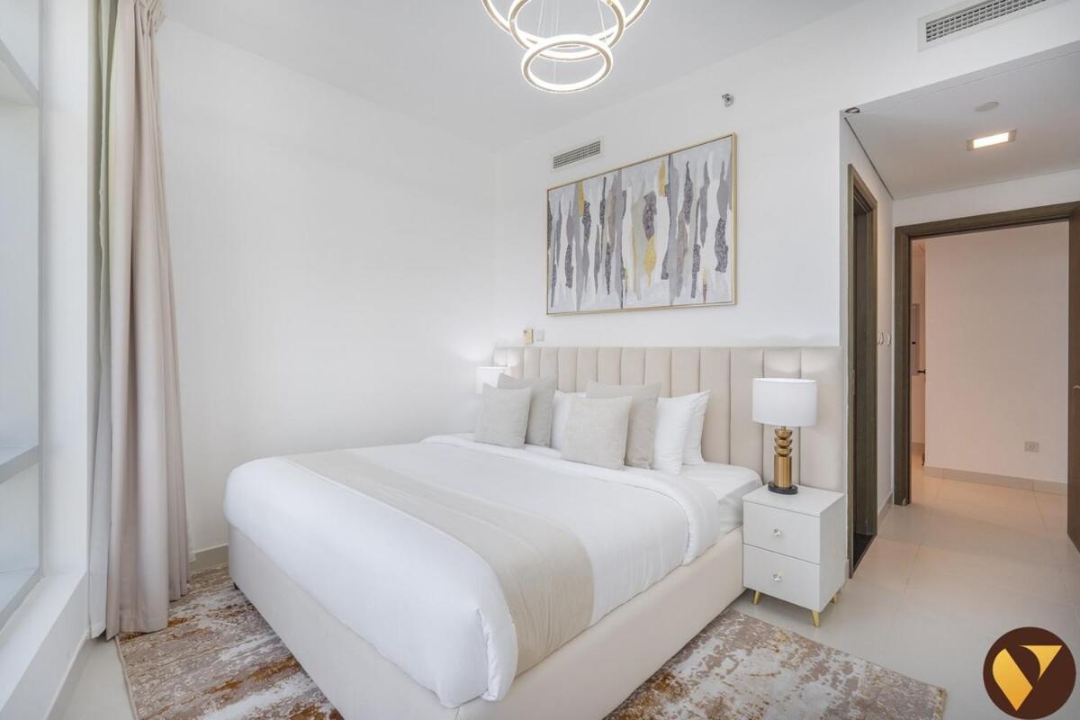 Apartment Vogue The Lofts By Emaar - Prime Downtown Stay, Walk To Burj Khalifa And Mall On Sheikh Mohammed Bin Rashid Blvd *