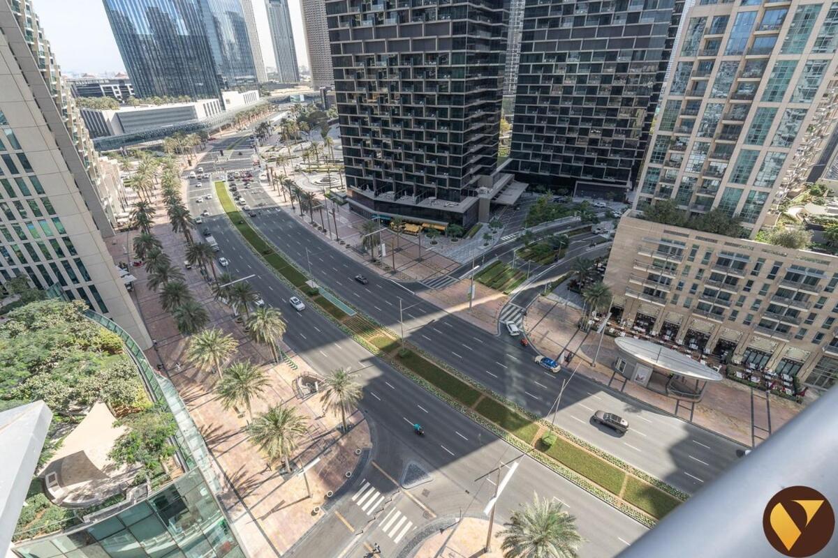 Apartment Vogue The Lofts By Emaar - Prime Downtown Stay, Walk To Burj Khalifa And Mall On Sheikh Mohammed Bin Rashid Blvd Dubai