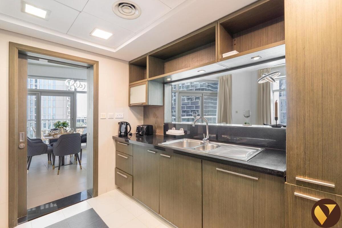 Vogue The Lofts By Emaar - Prime Downtown Stay, Walk To Burj Khalifa And Mall On Sheikh Mohammed Bin Rashid Blvd Apartment Dubai