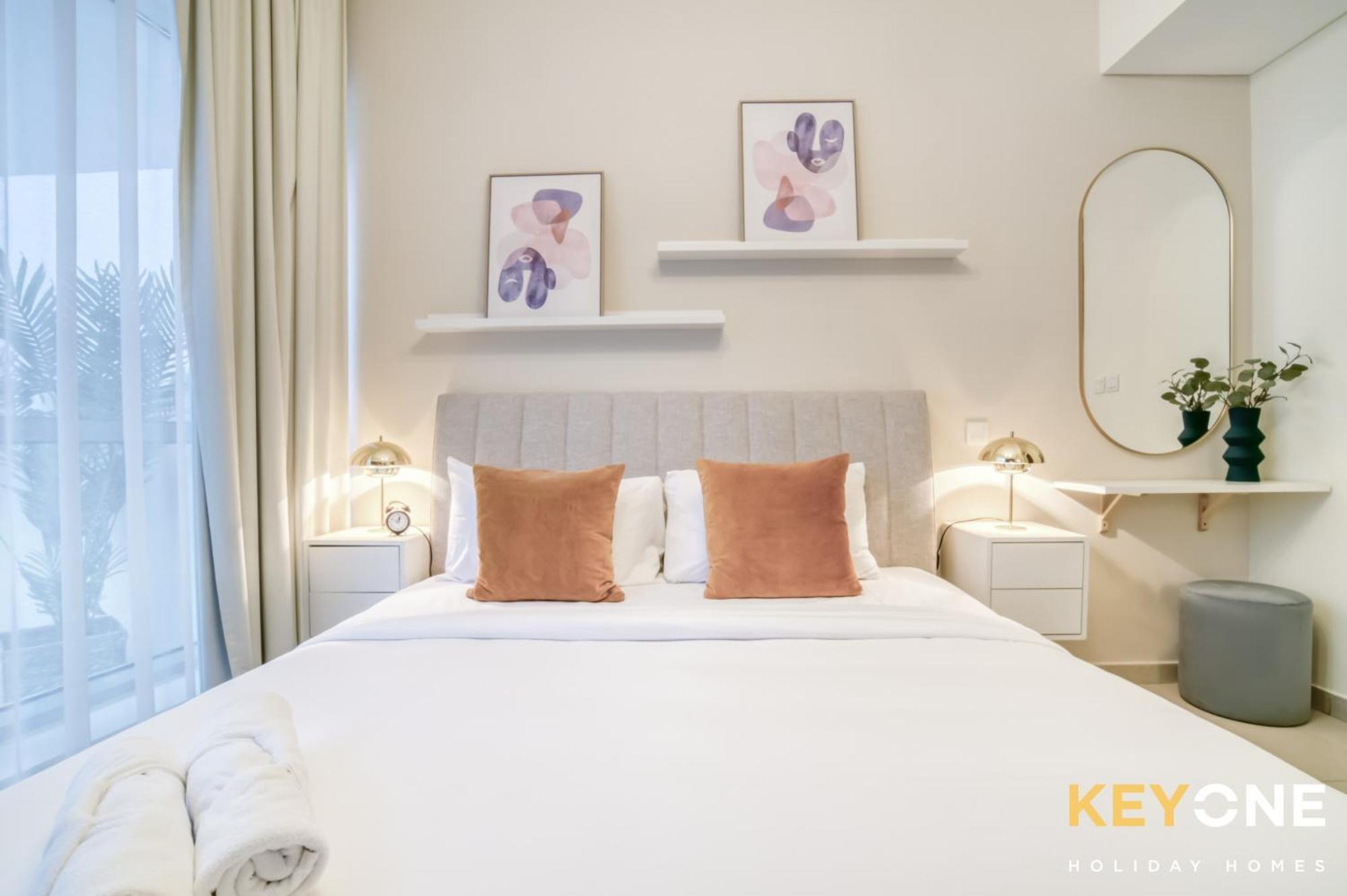Contemporary One Bedroom With Chic Design Apartment *