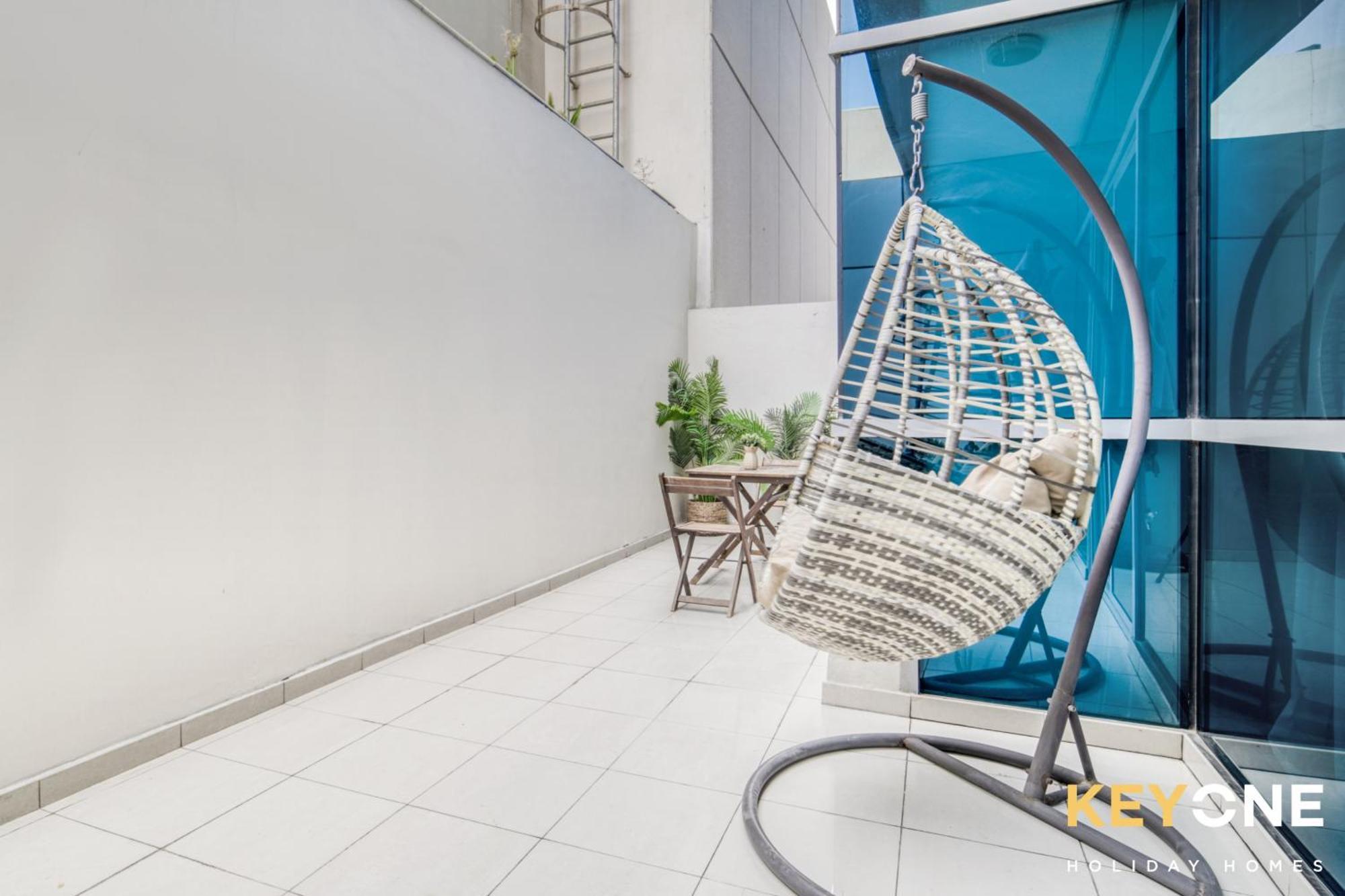 Contemporary One Bedroom With Chic Design Apartment *