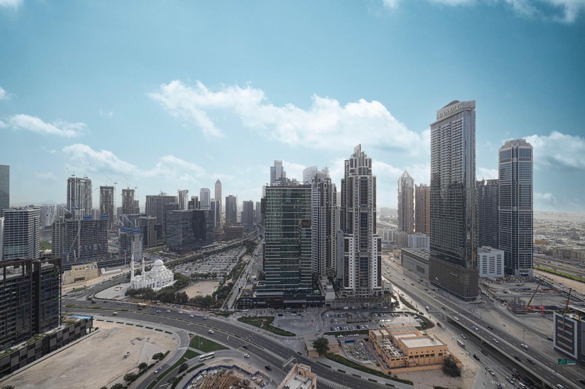 High Floor With View! 2 Bedroom Exceptional Near Mall! Amazing Rooftop! Dubai