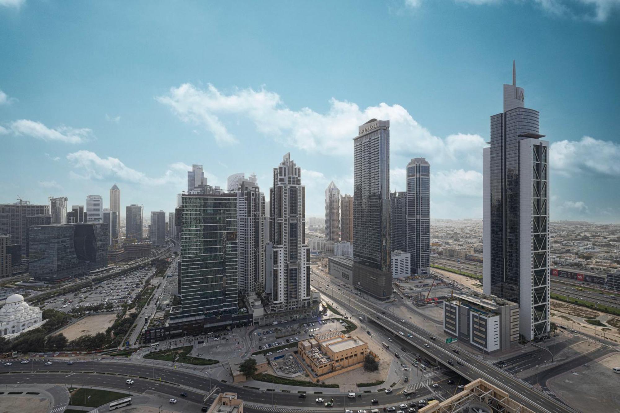 High Floor With View! 2 Bedroom Exceptional Near Mall! Amazing Rooftop! Dubai