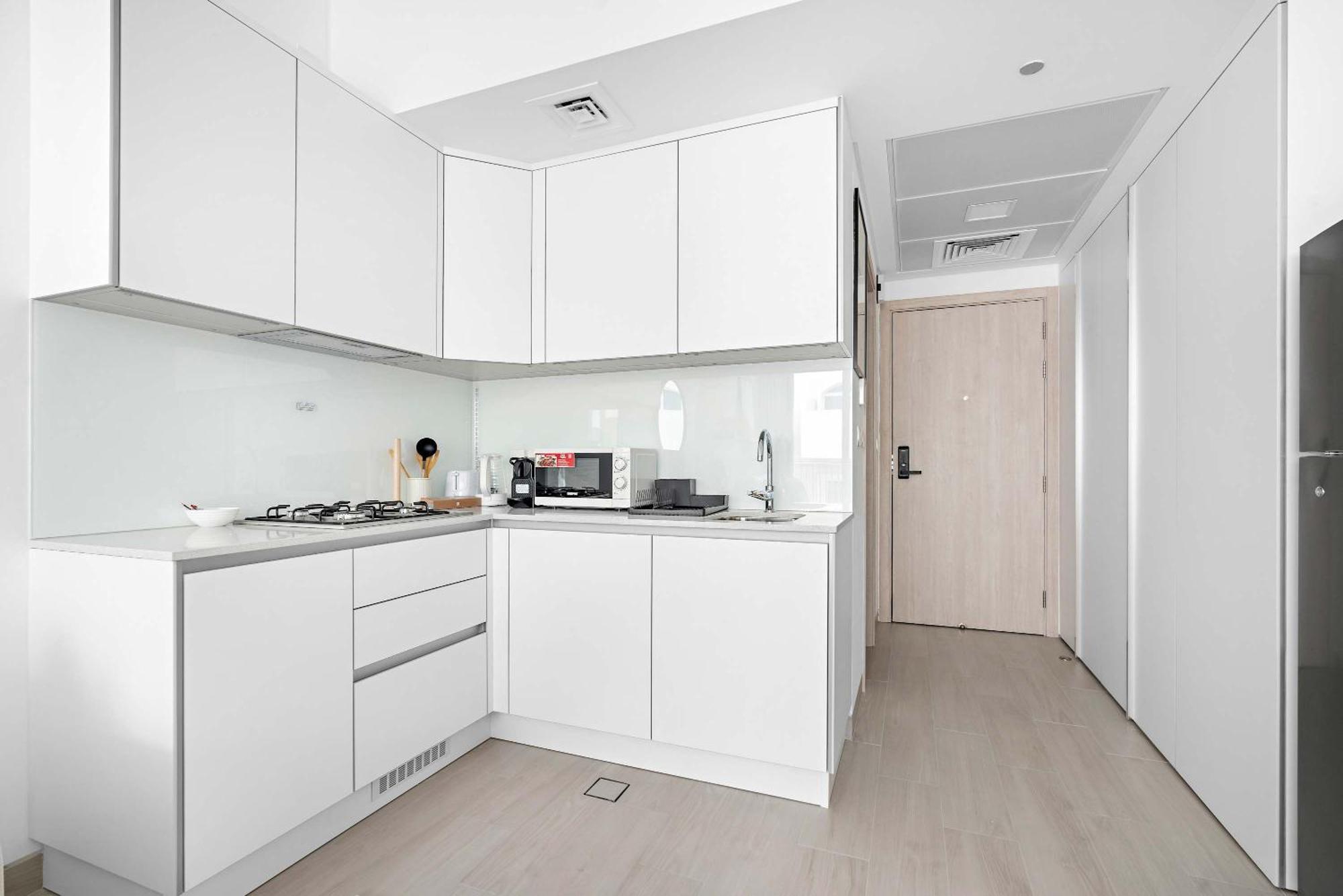 Silkhaus New In Jvc With Queen Bed Apartamento Dubai