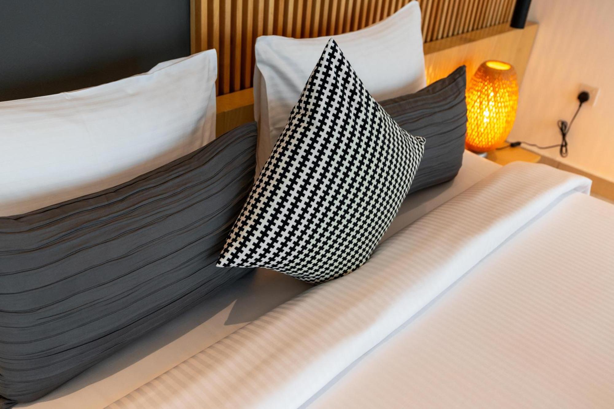 Samaya Vacation Homes - Marina Walk Luxury Suites Apartment *