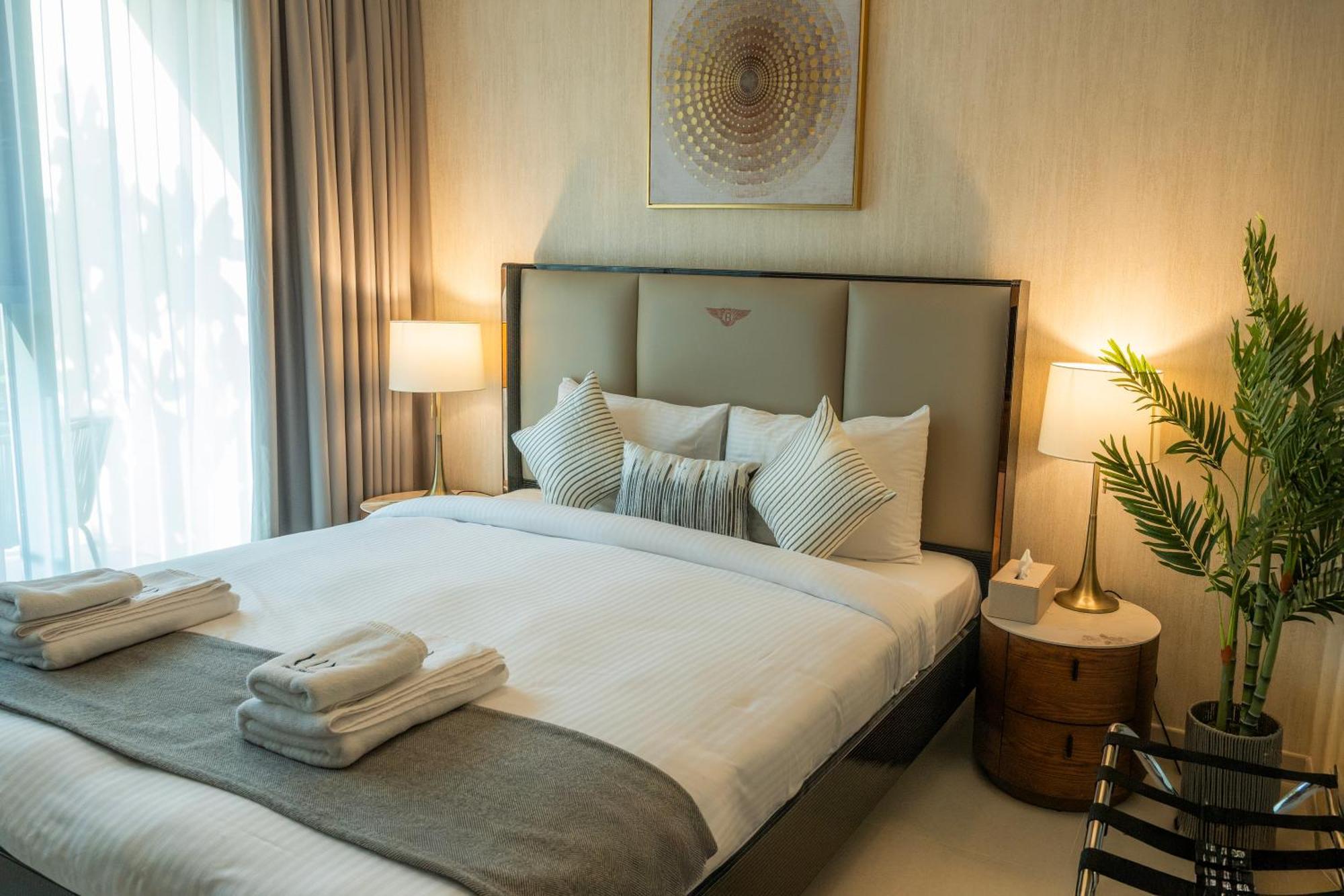 Urban Dreams - Brand New Boutique Burj Royale - Burj Khalifa & Mall * Dubai