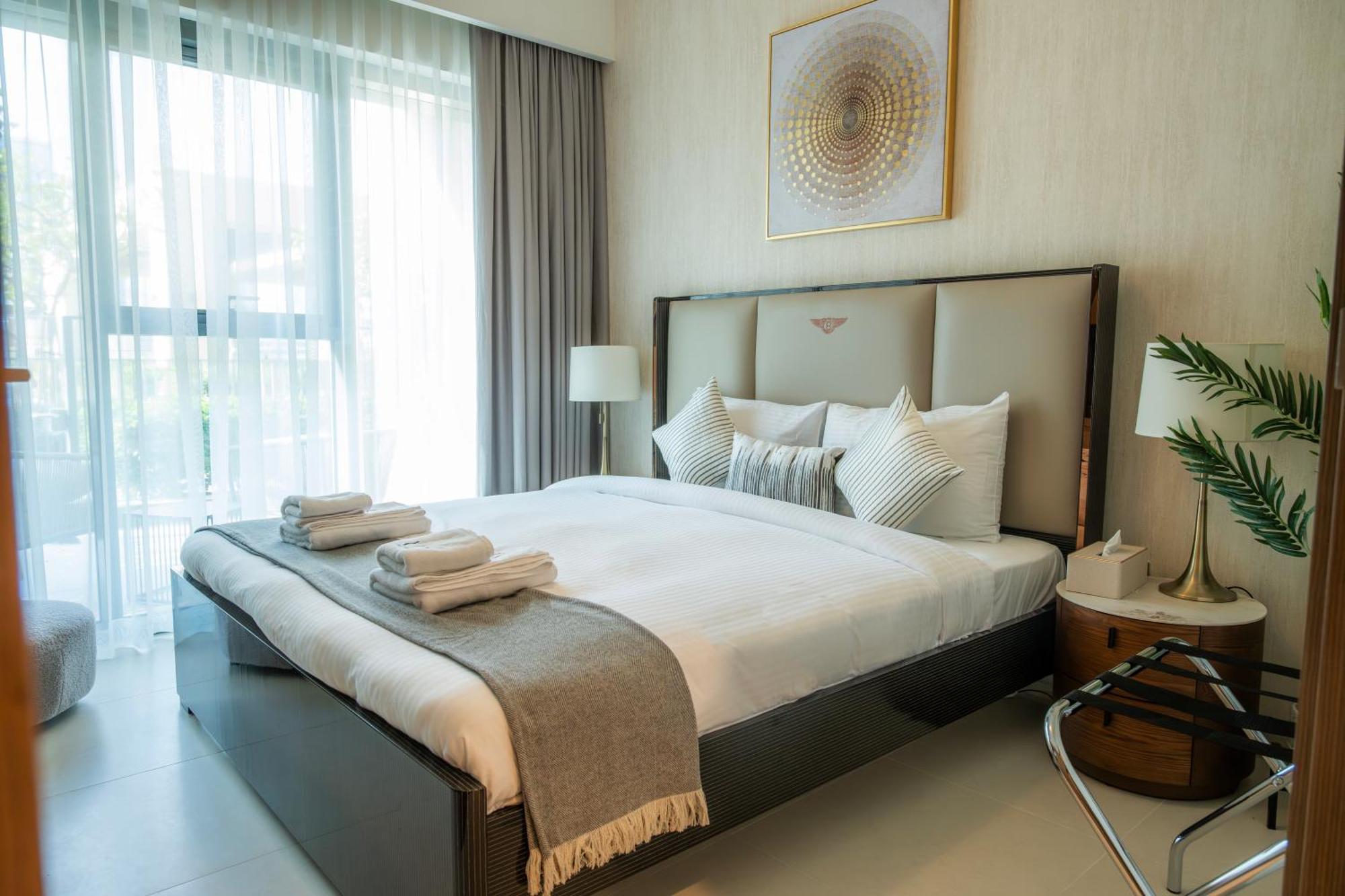 Urban Dreams - Brand New Boutique Burj Royale - Burj Khalifa & Mall *