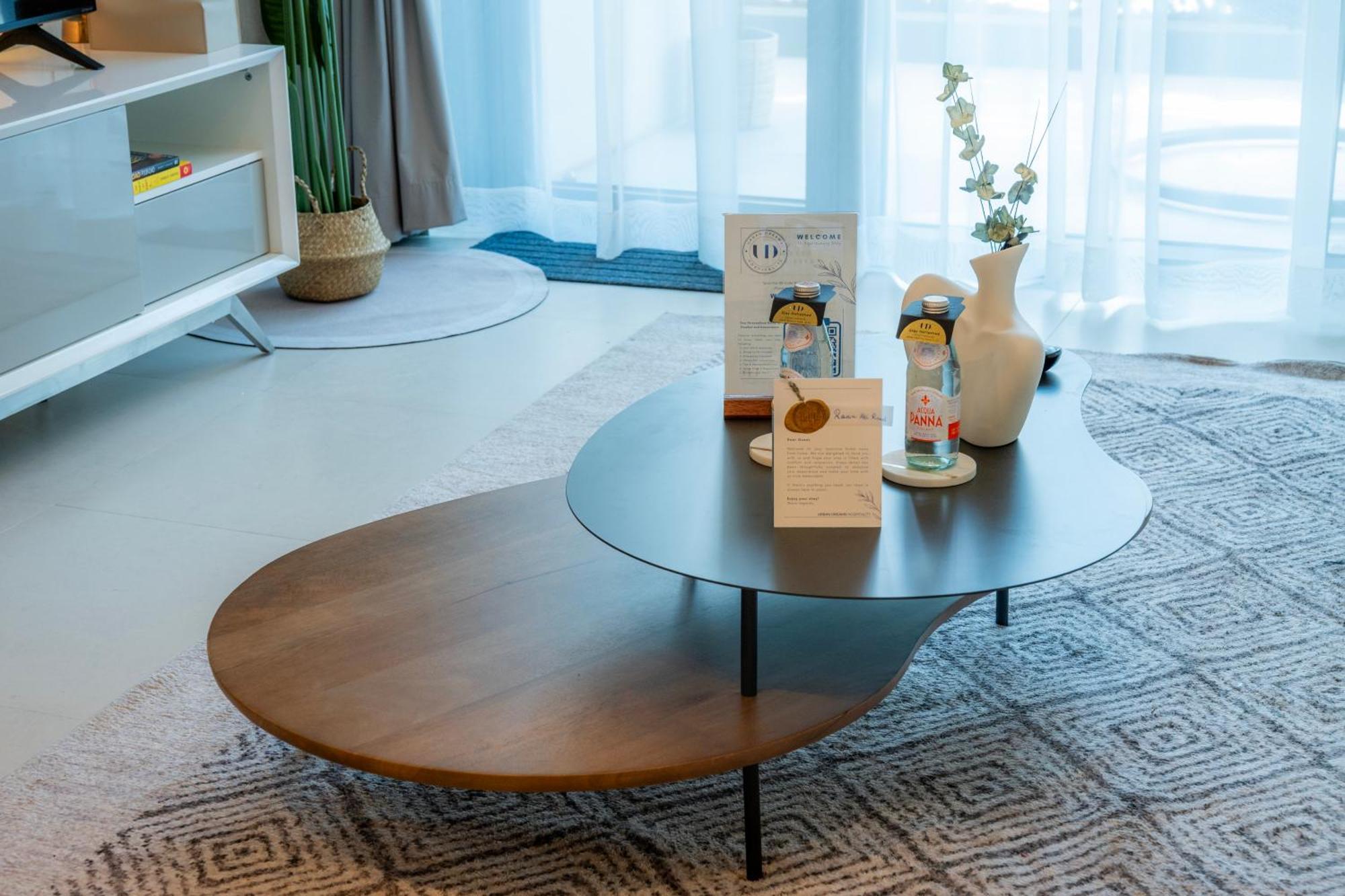 Urban Dreams - Brand New Boutique Burj Royale - Burj Khalifa & Mall Apartment