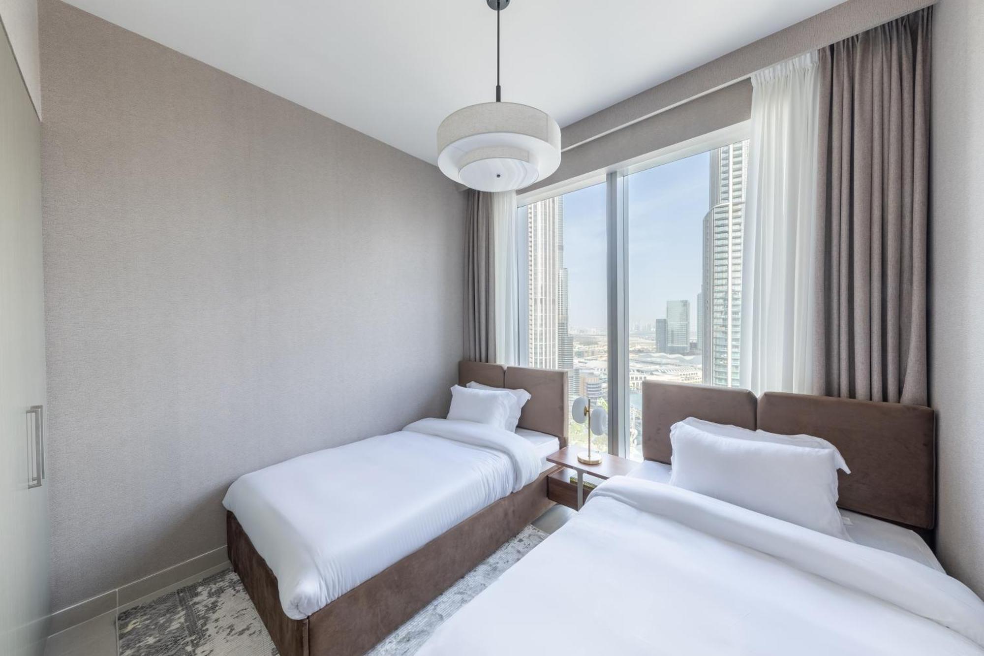 Royal 4br Burj Khalifa View Mall Aparthotel