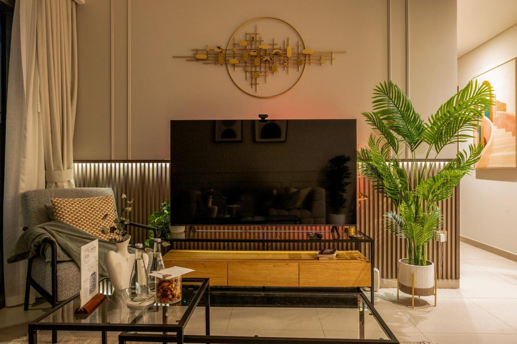 Urban Dreams - Brand New Boutique Burj Royale - Burj Khalifa & Mall Apartment