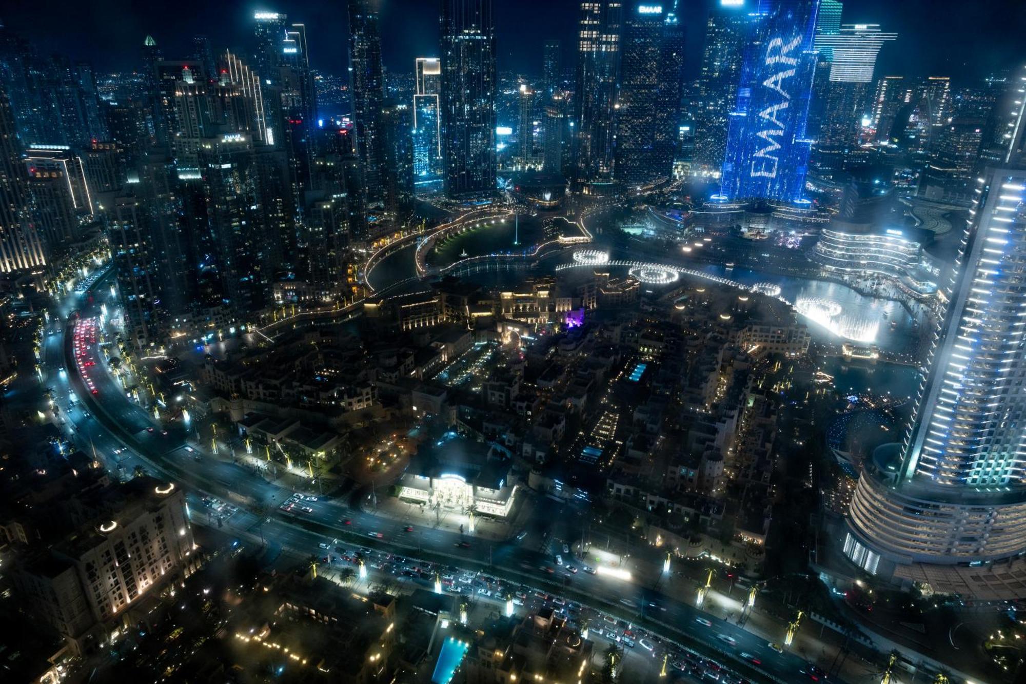 Urban Dreams - Brand New Boutique Burj Royale - Burj Khalifa & Mall Apartment *