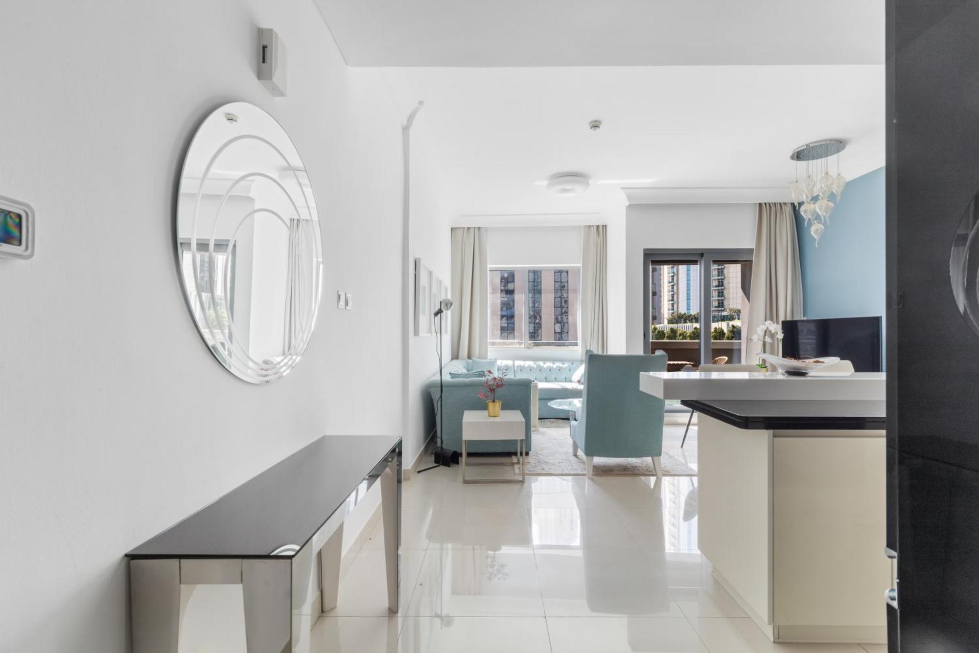 Burj Khalifa View 1br With Parking Apartment *