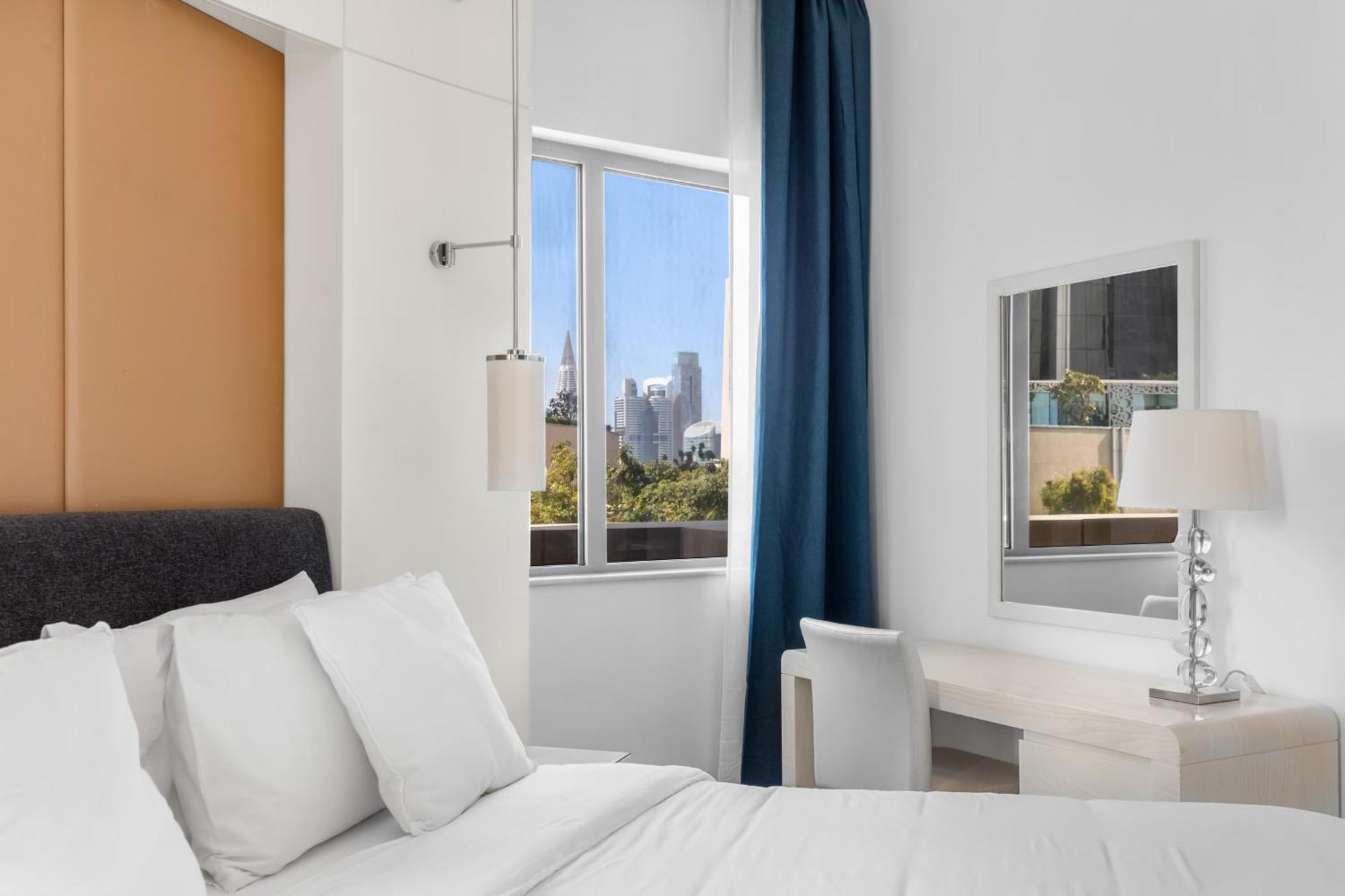 Burj Khalifa View 1br With Parking *
