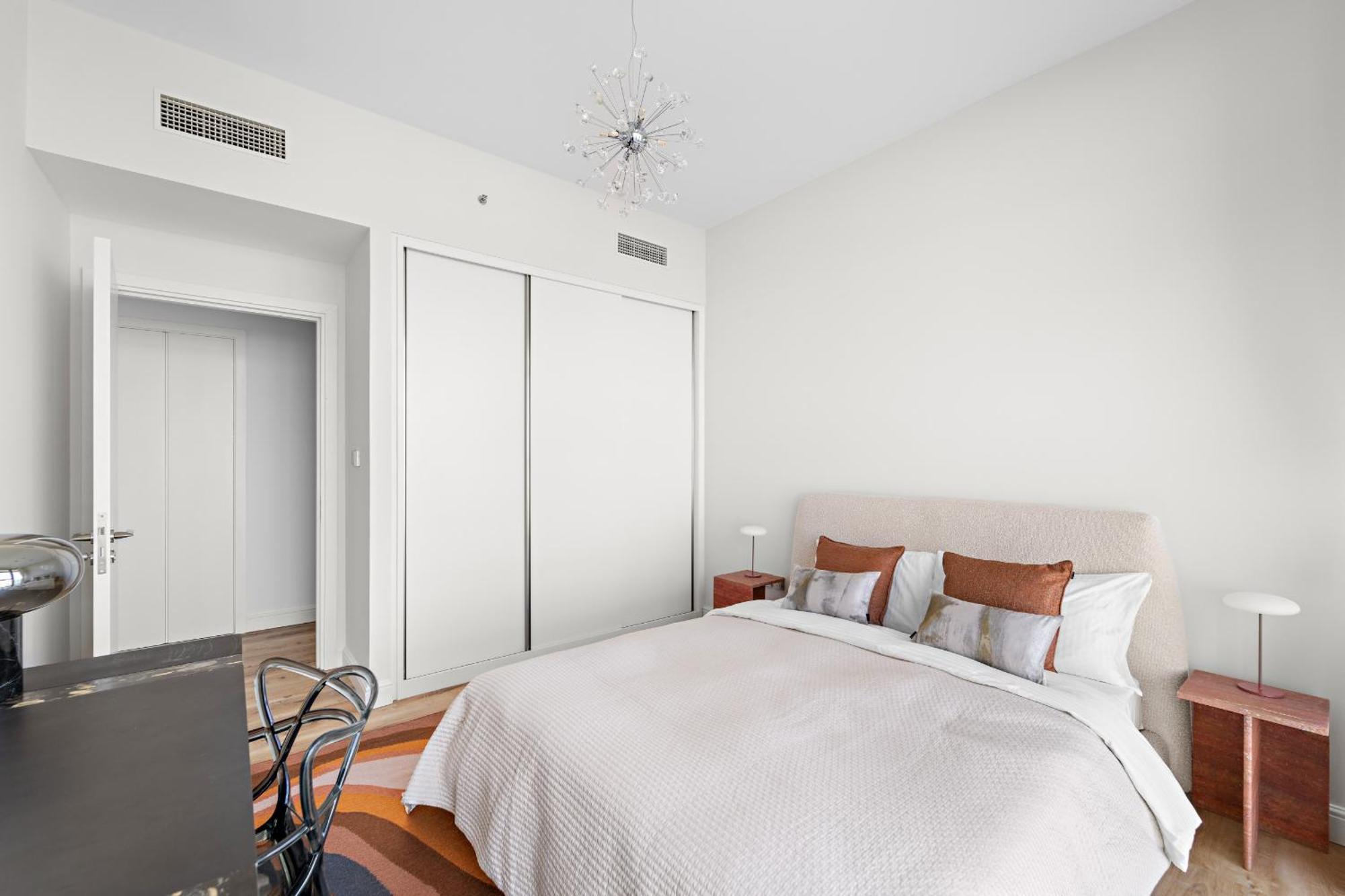 Apartment Vayk - Sophisticated 2-bedroom With Stunning Beachfront Views *