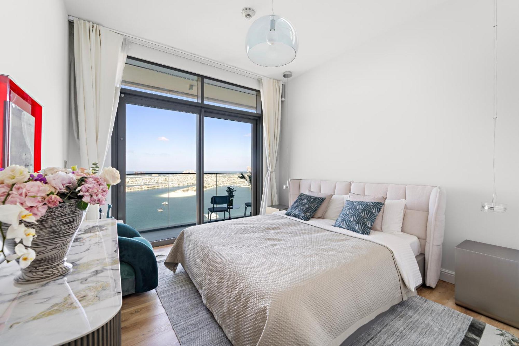 Vayk - Sophisticated 2-bedroom With Stunning Beachfront Views Apartment Dubai