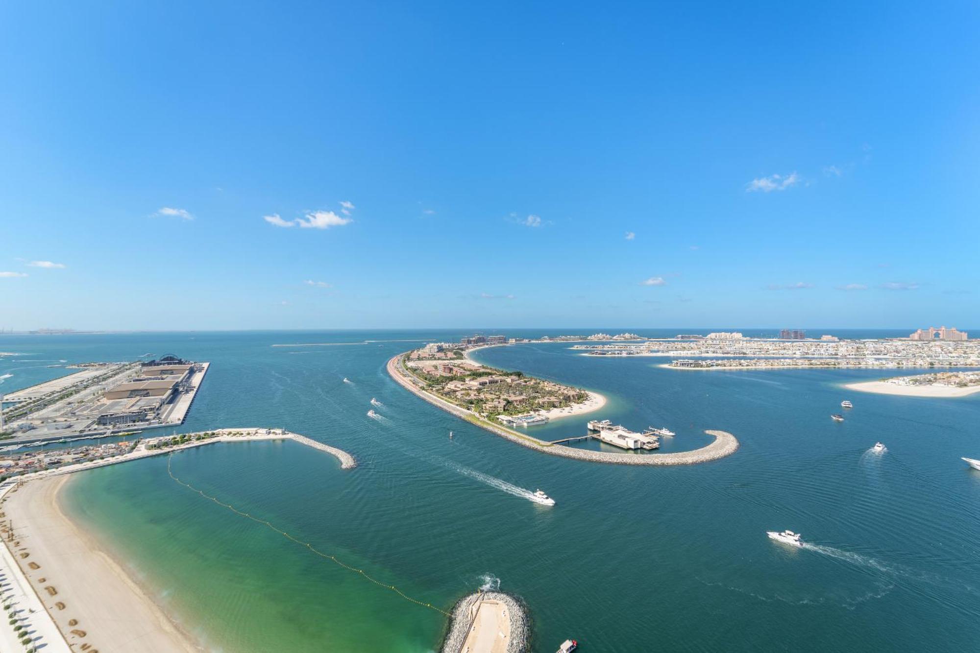 Apartment Vayk - Sophisticated 2-bedroom With Stunning Beachfront Views Dubai