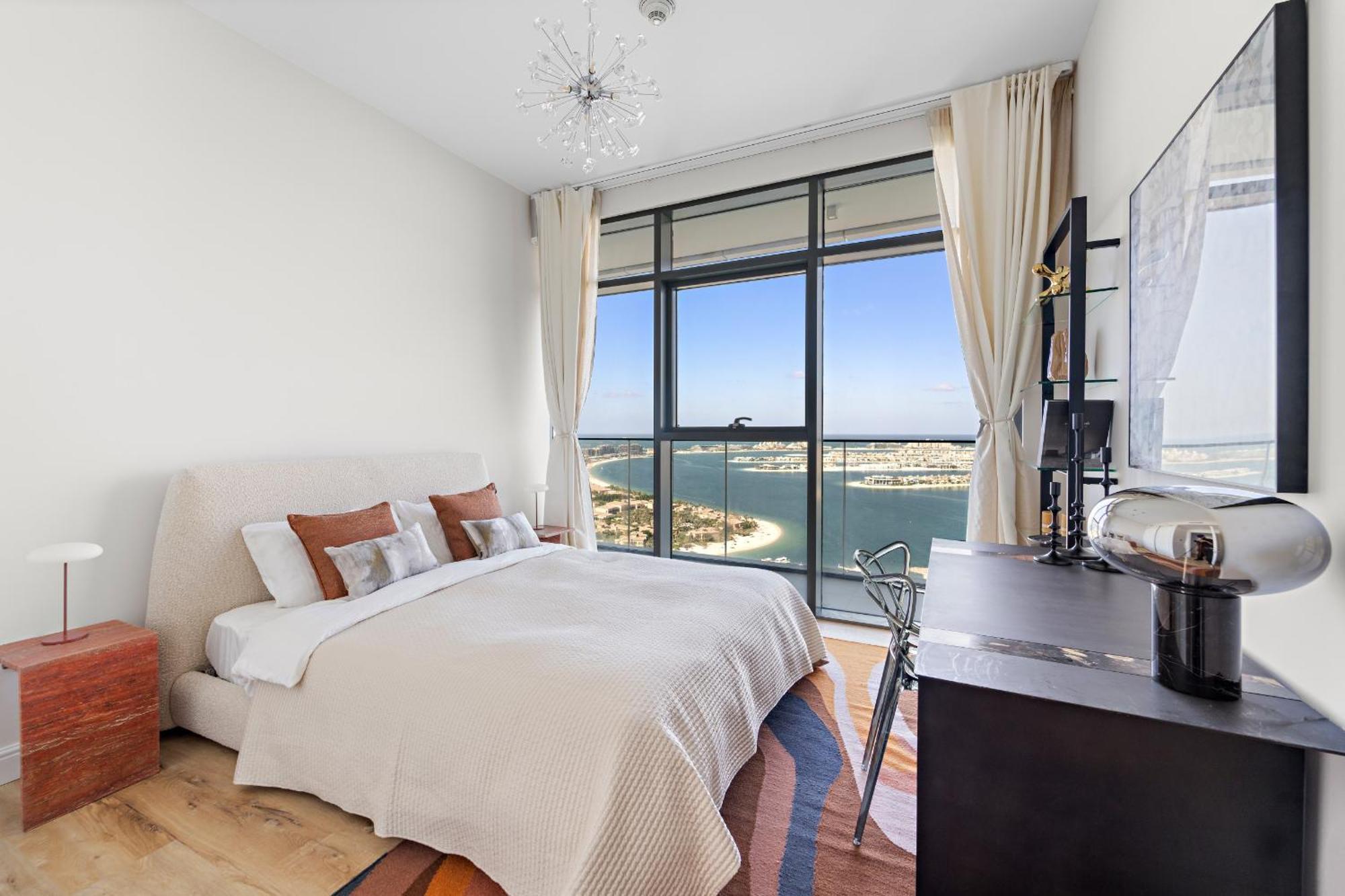 Vayk - Sophisticated 2-bedroom With Stunning Beachfront Views * Dubai