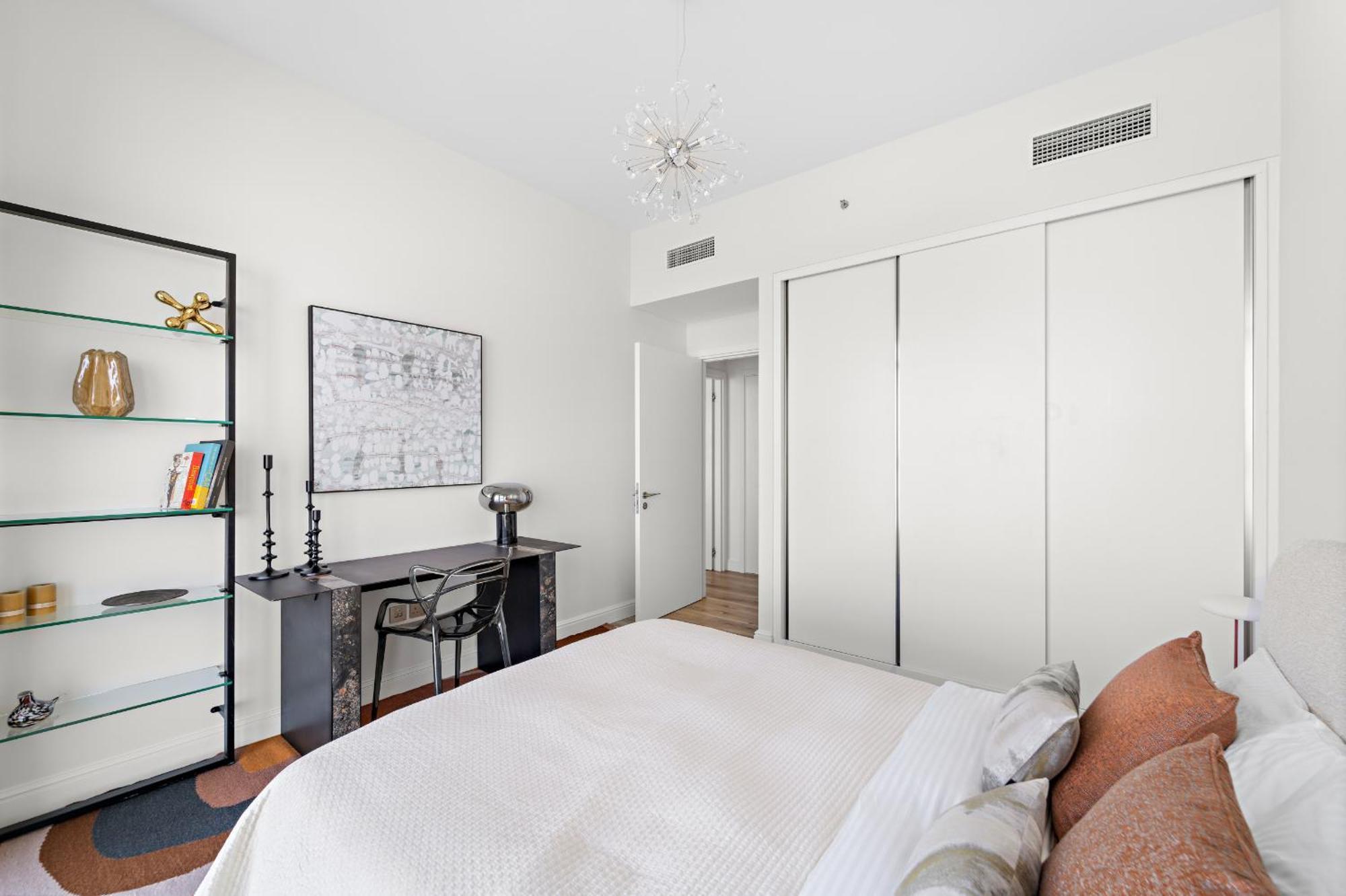 Vayk - Sophisticated 2-bedroom With Stunning Beachfront Views Apartment *