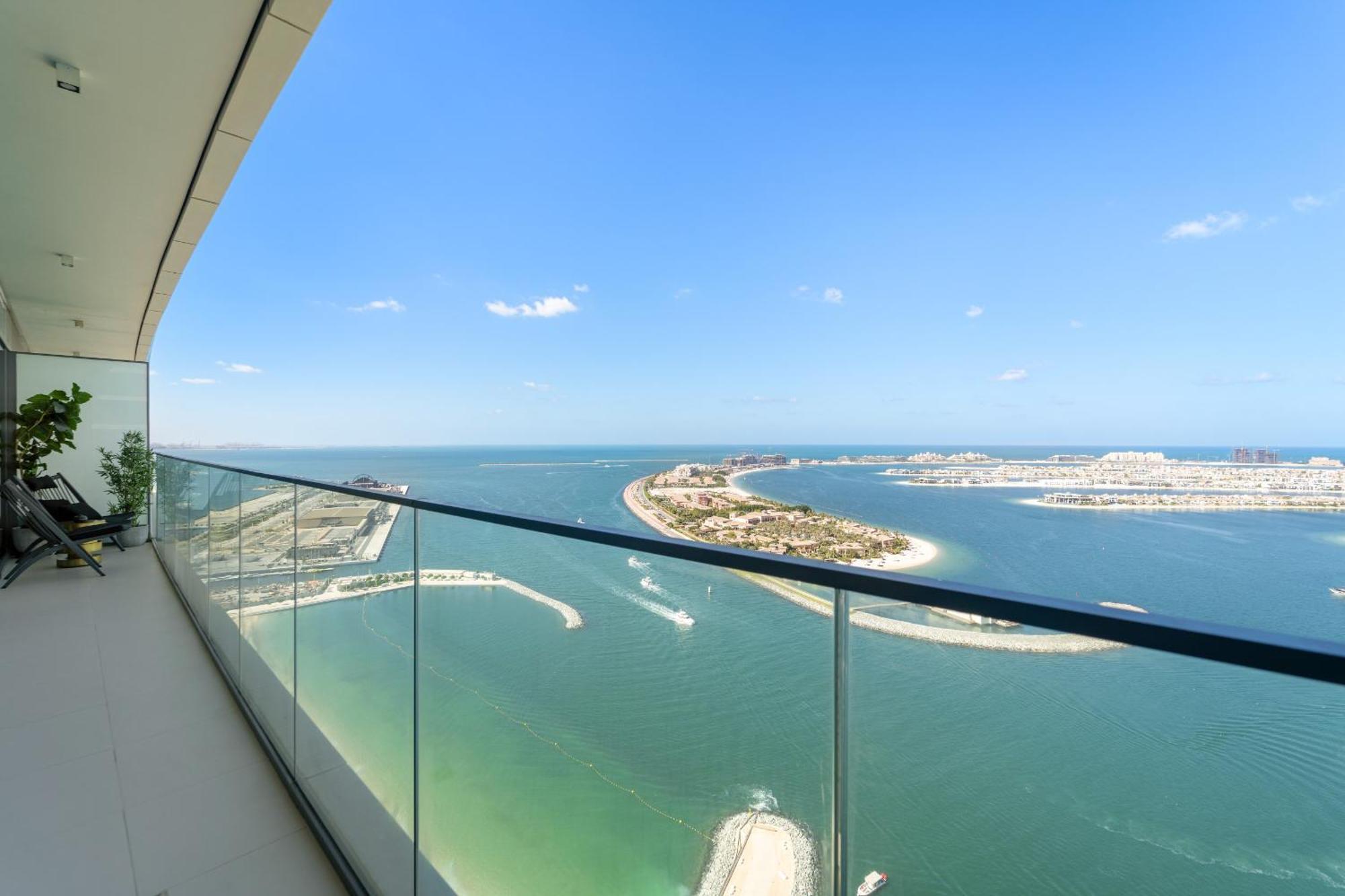 Apartment Vayk - Sophisticated 2-bedroom With Stunning Beachfront Views *
