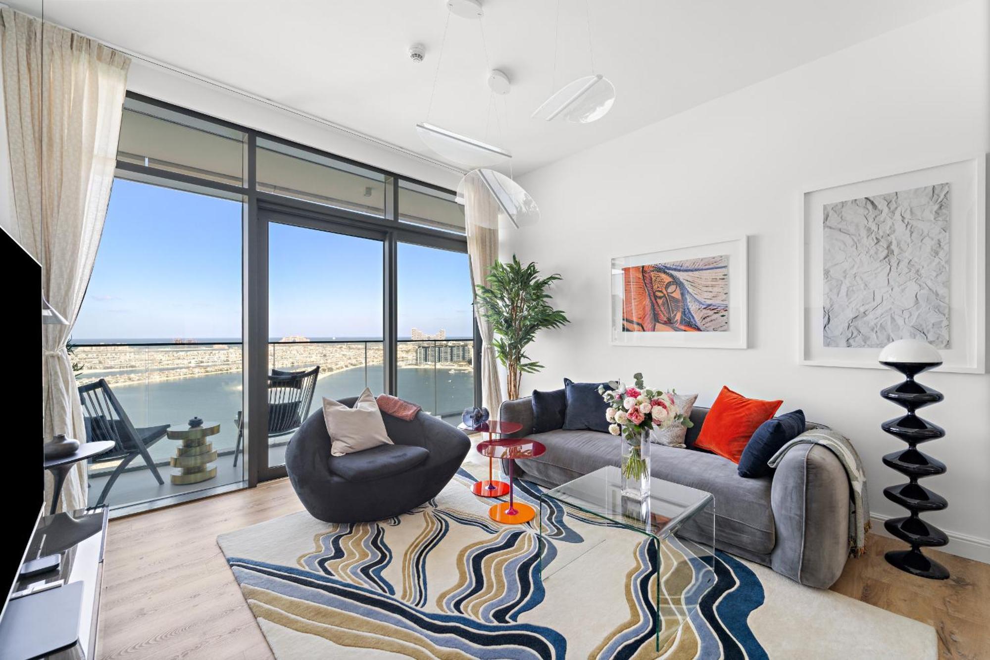 Vayk - Sophisticated 2-bedroom With Stunning Beachfront Views *