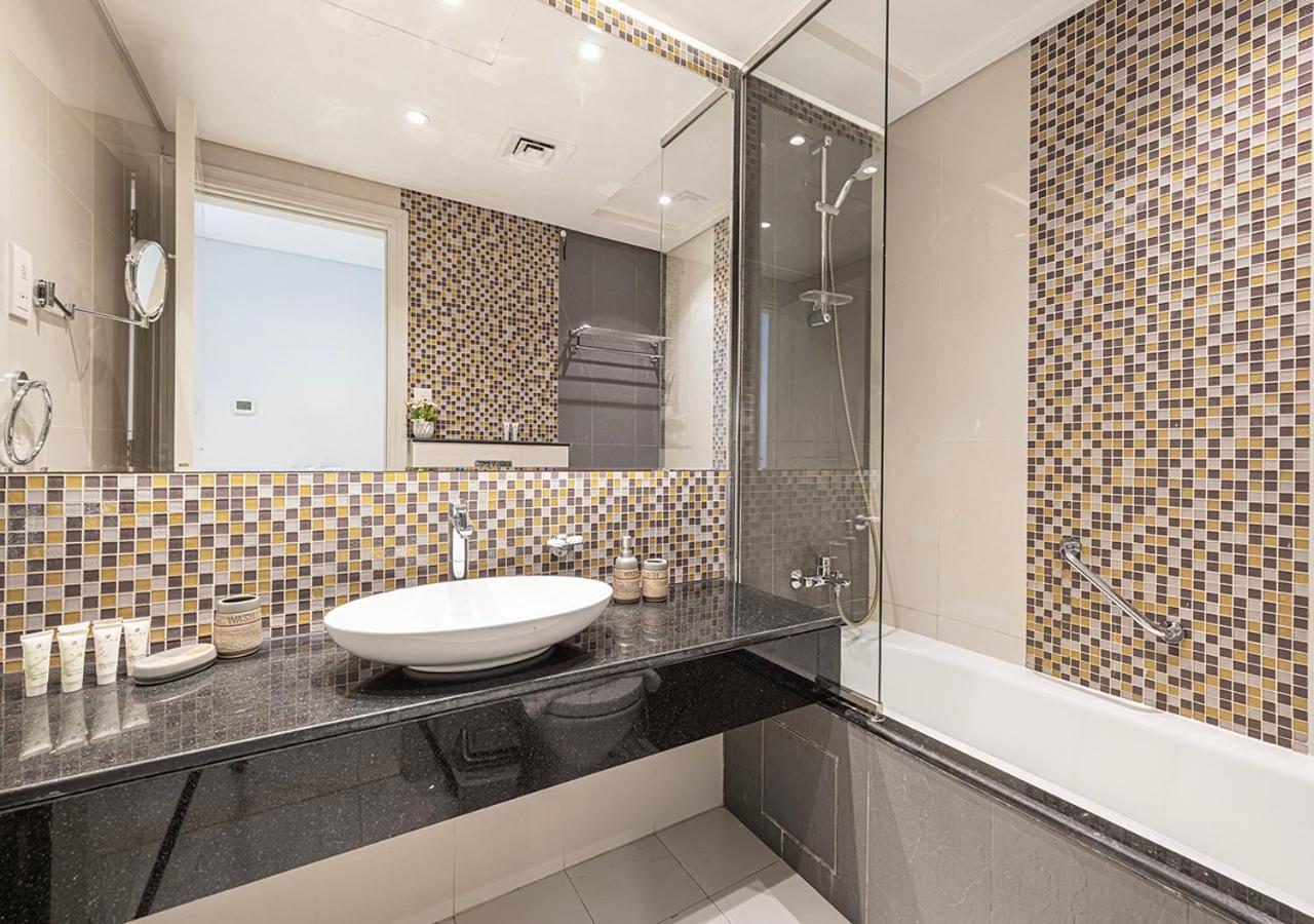 Daire 2 Bedroom Apartment! 5 Minute Walk To Mall! Burj Khalifa View!