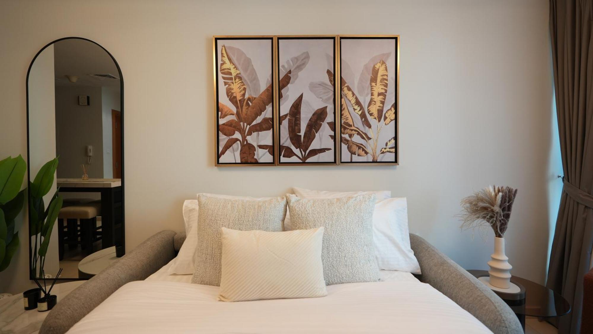 1bhk Full Canal View In Business Bay ! *