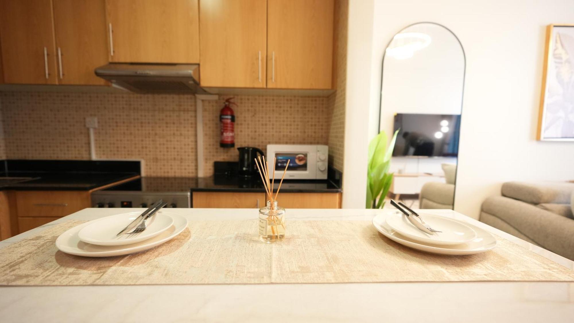 1bhk Full Canal View In Business Bay ! * Dubai