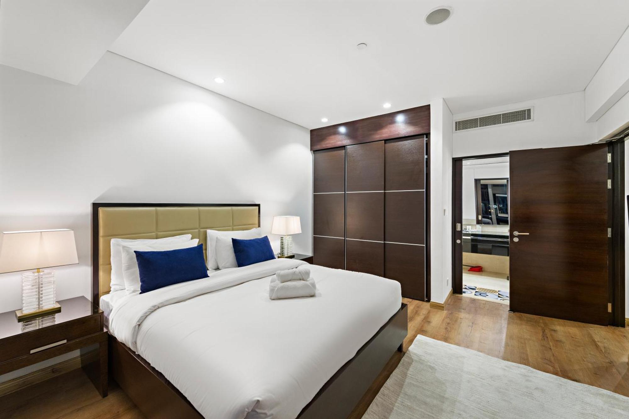 Stunning 1br In Marina Mall