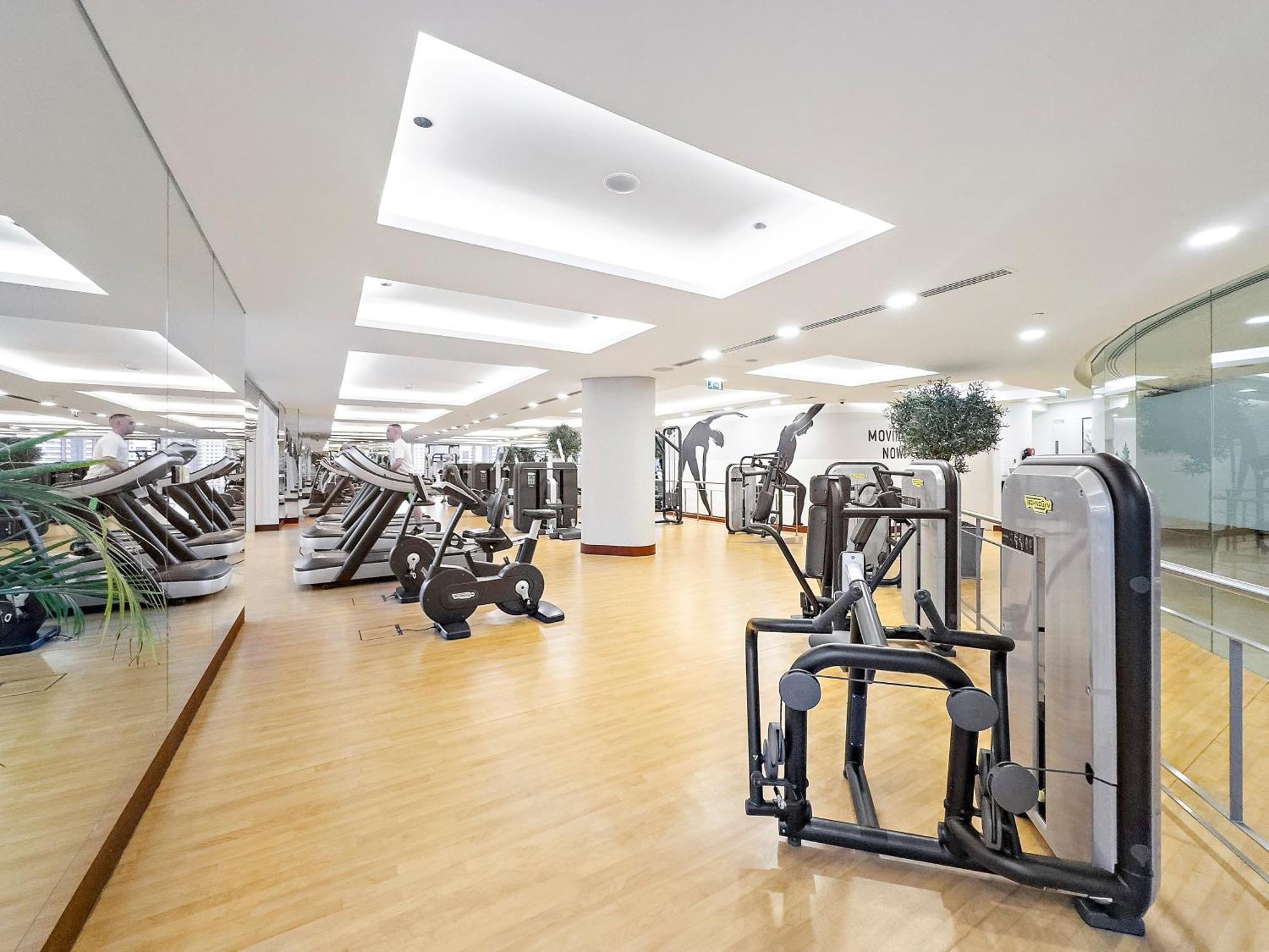 Stunning 1br In Marina Mall