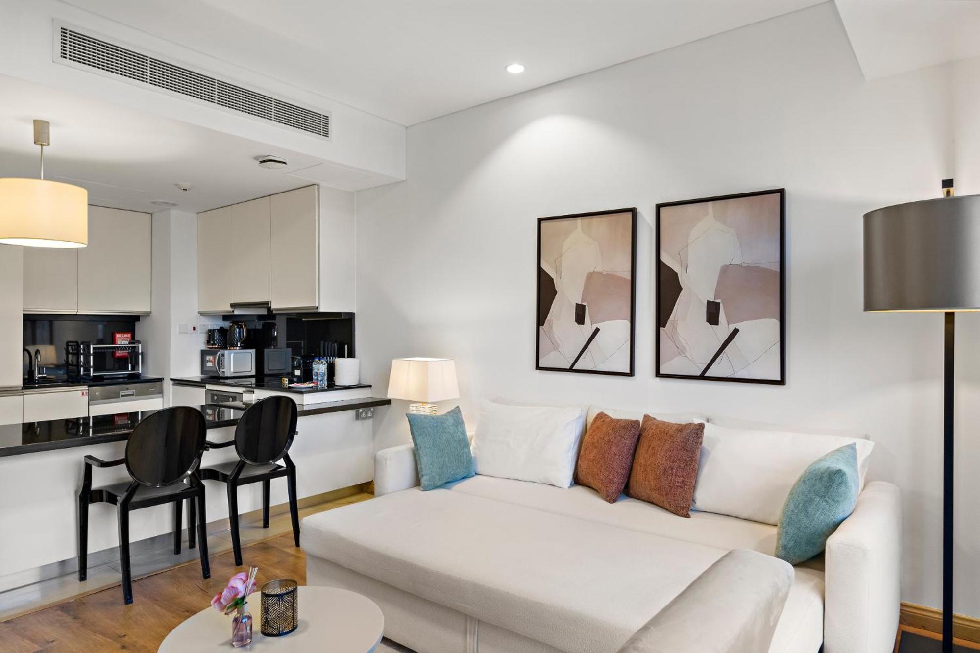 Apartment Stunning 1br In Marina Mall *