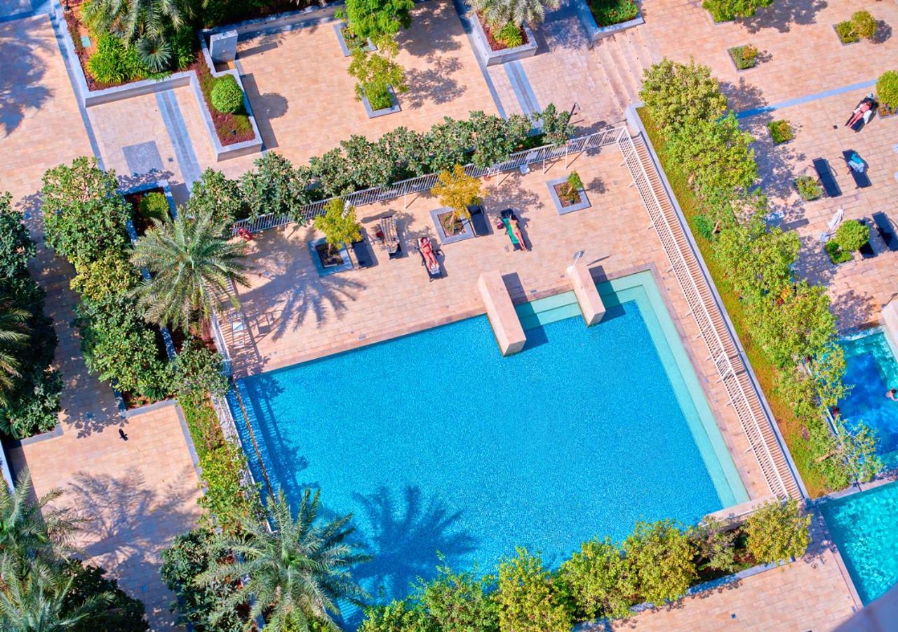 Apartment Spacious 1br In Habtoor With Canal Views & Close To Mall *