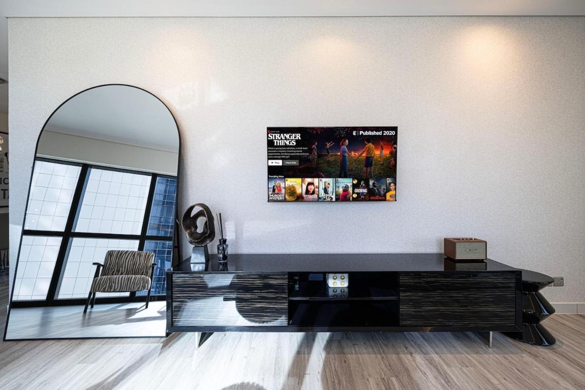 Apartment Burj Khalifa View - Amazing Oasis Pool - 1400 Sqft *