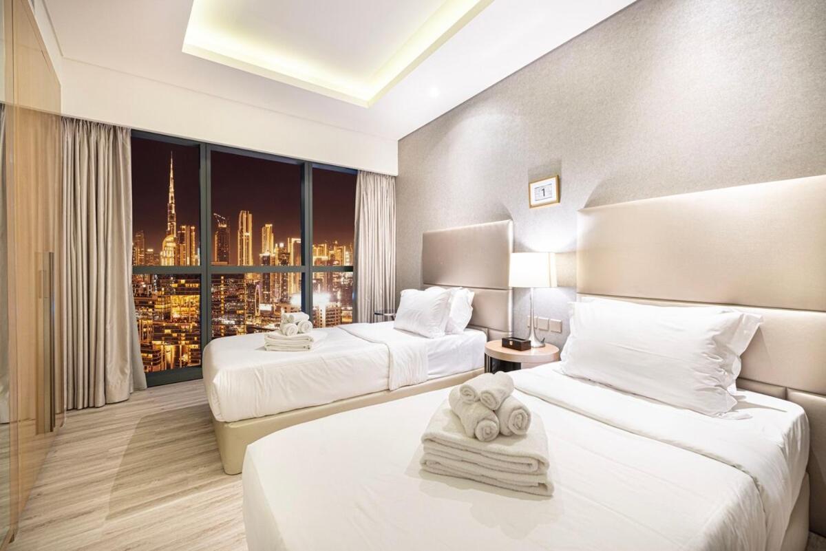 Burj Khalifa View - Amazing Oasis Pool - 1400 Sqft *