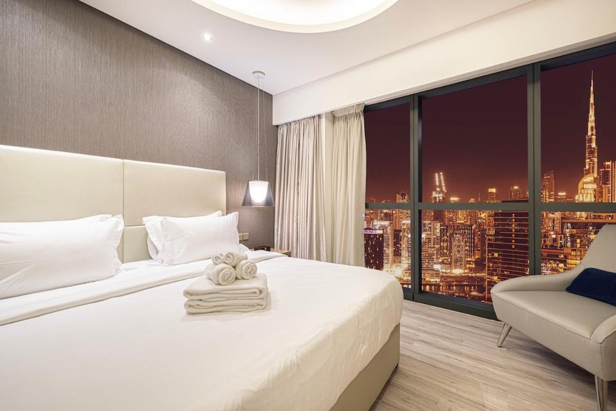 Apartment Burj Khalifa View - Amazing Oasis Pool - 1400 Sqft