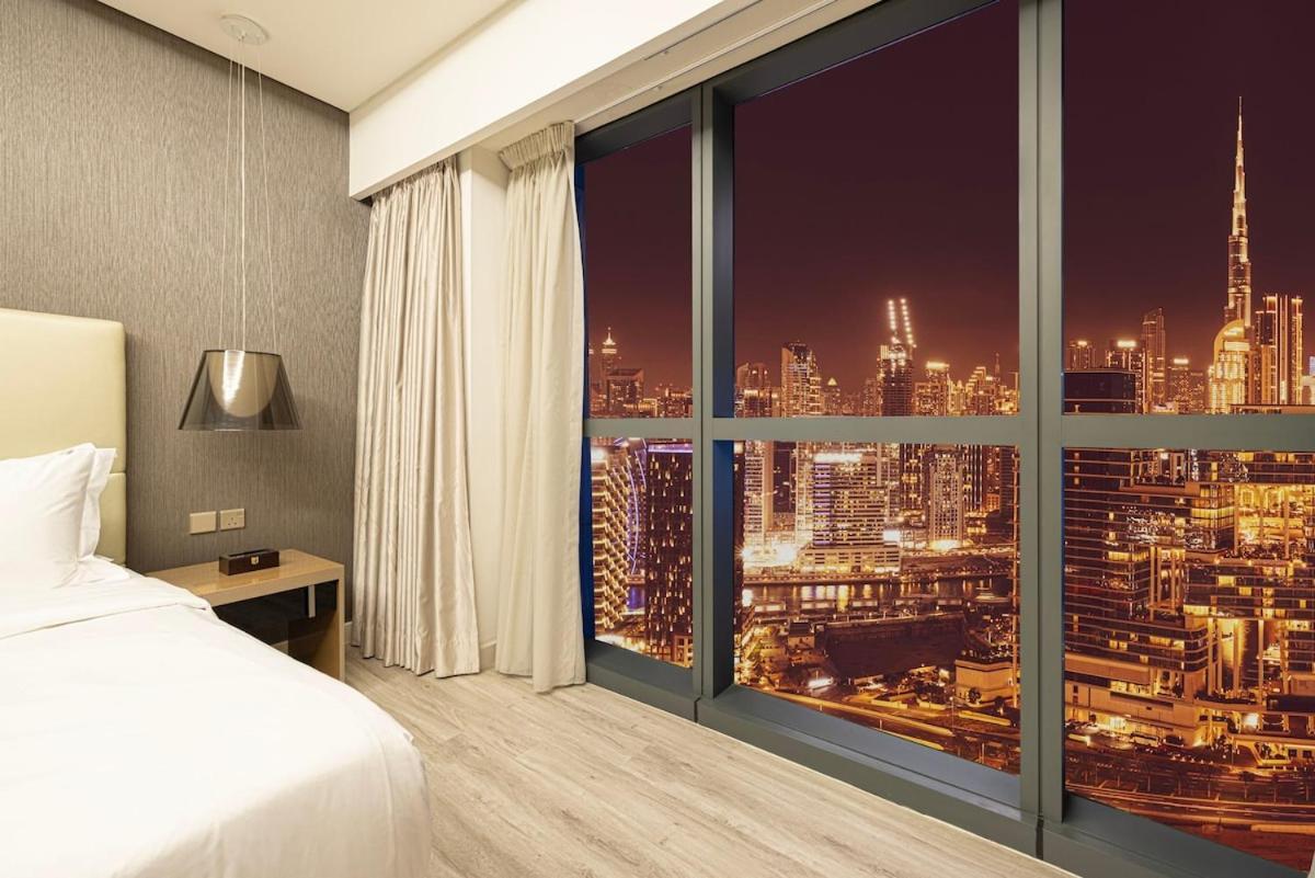 Apartment Burj Khalifa View - Amazing Oasis Pool - 1400 Sqft