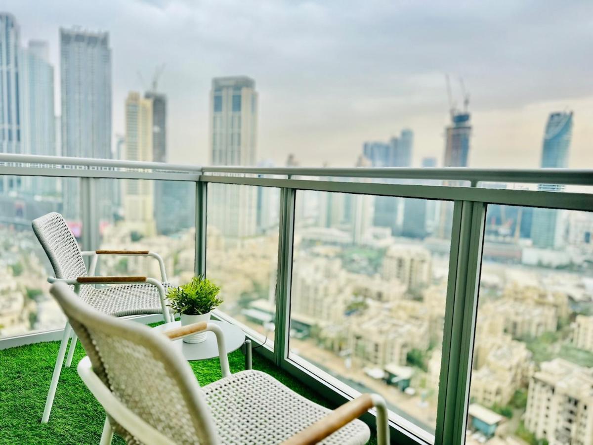 I Burj Retreat I Piano & Workstation *