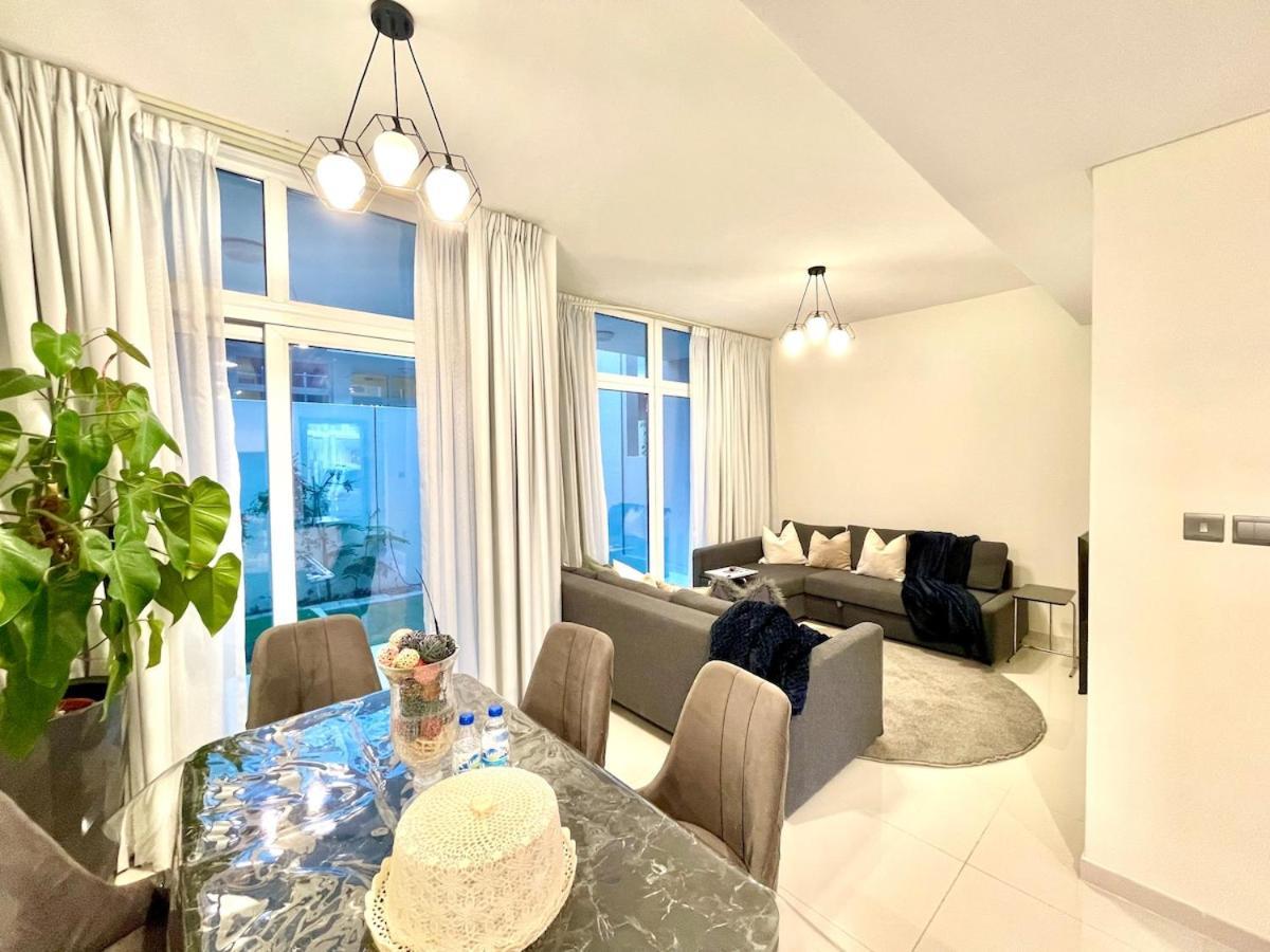 Amazing 3bhk Townhouse In Damac Hills 2 Upto 10pll Holiday home Dubai