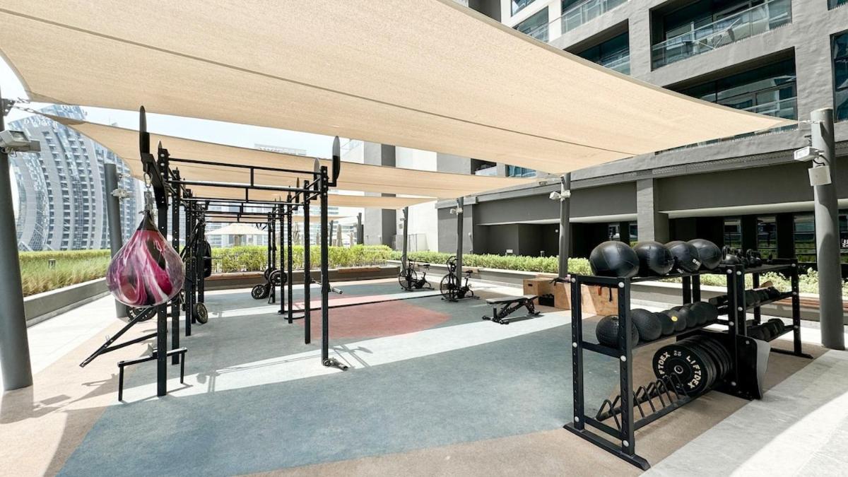 Luxury 2br Burj Khalifa And Canal View Pool Jacuzzi Apartment Dubai