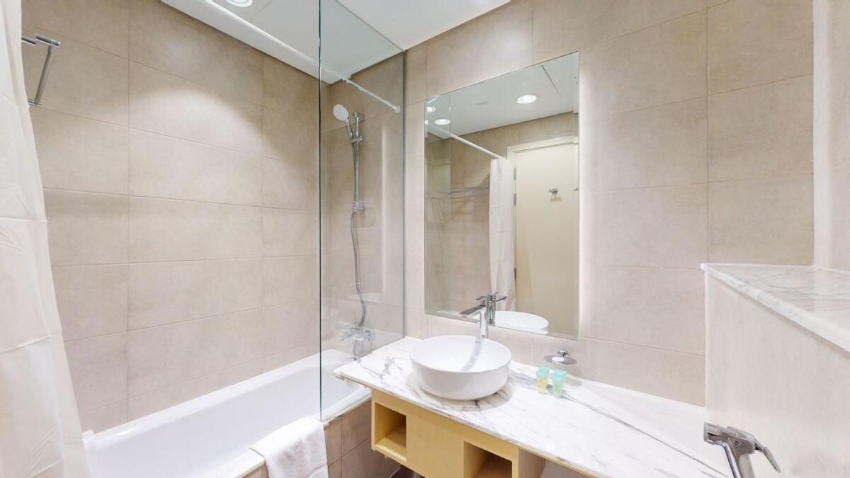 Paramount Midtown 2br Flat With View *