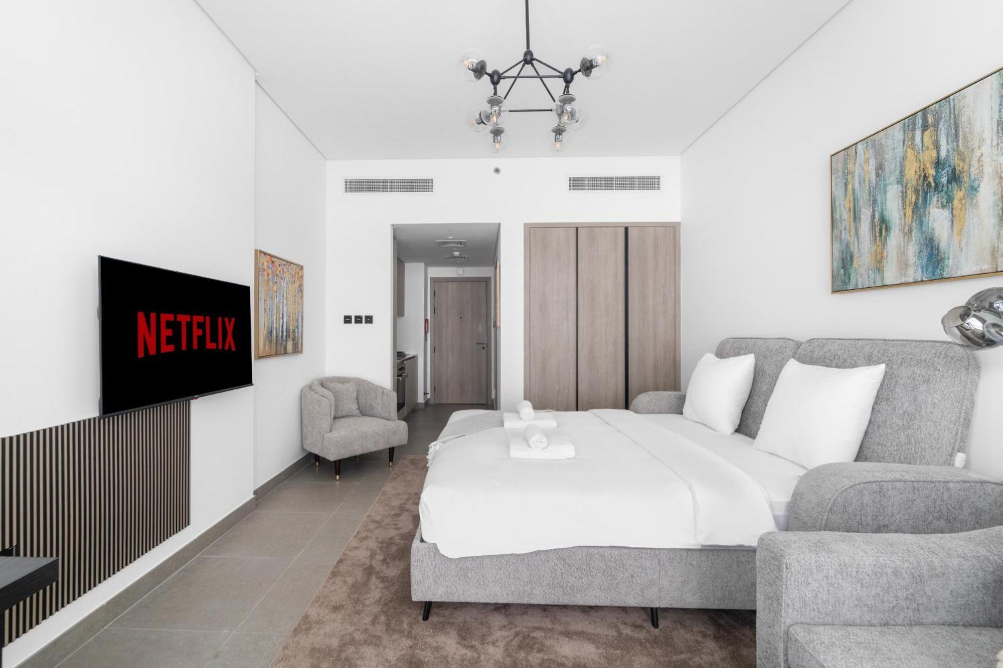 Vayk- Great With Excellent Amenities In Jvc Daire