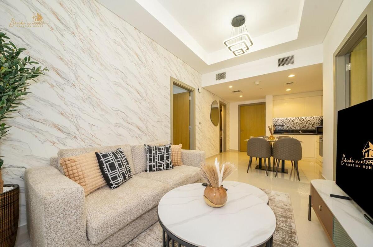 Magnificent Canal View 2 Bhk 6 Pax