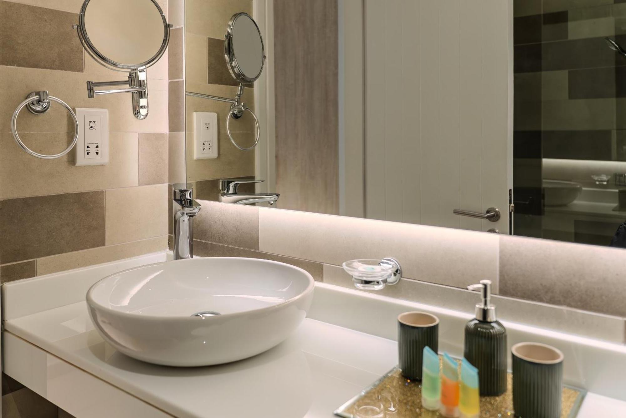 Elegant 1-br With Sea View Seven Palm, Palm Jumeirah