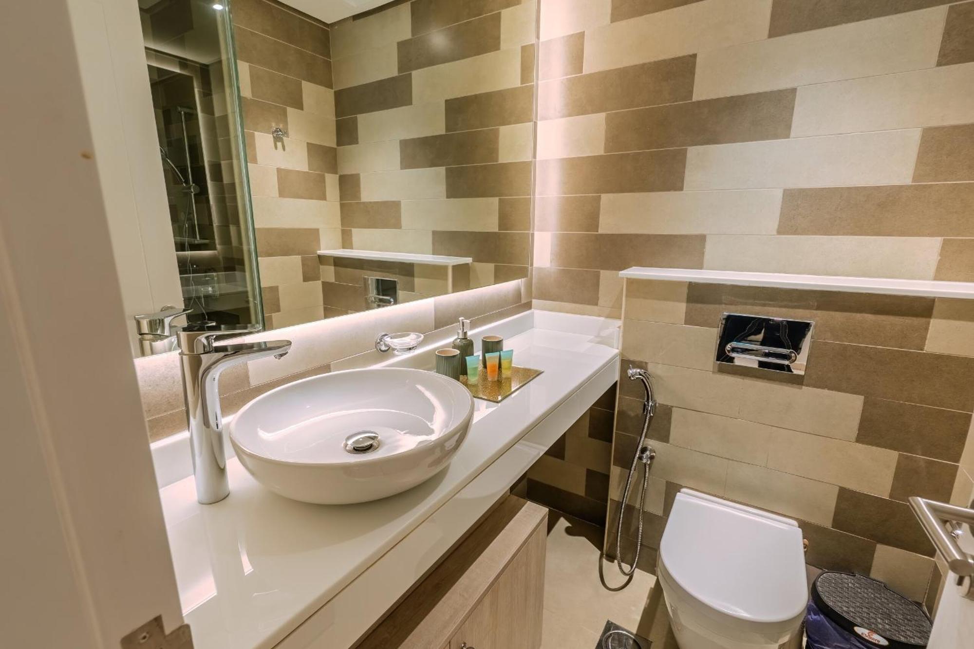 Elegant 1-br With Sea View Seven Palm, Palm Jumeirah Apartment *